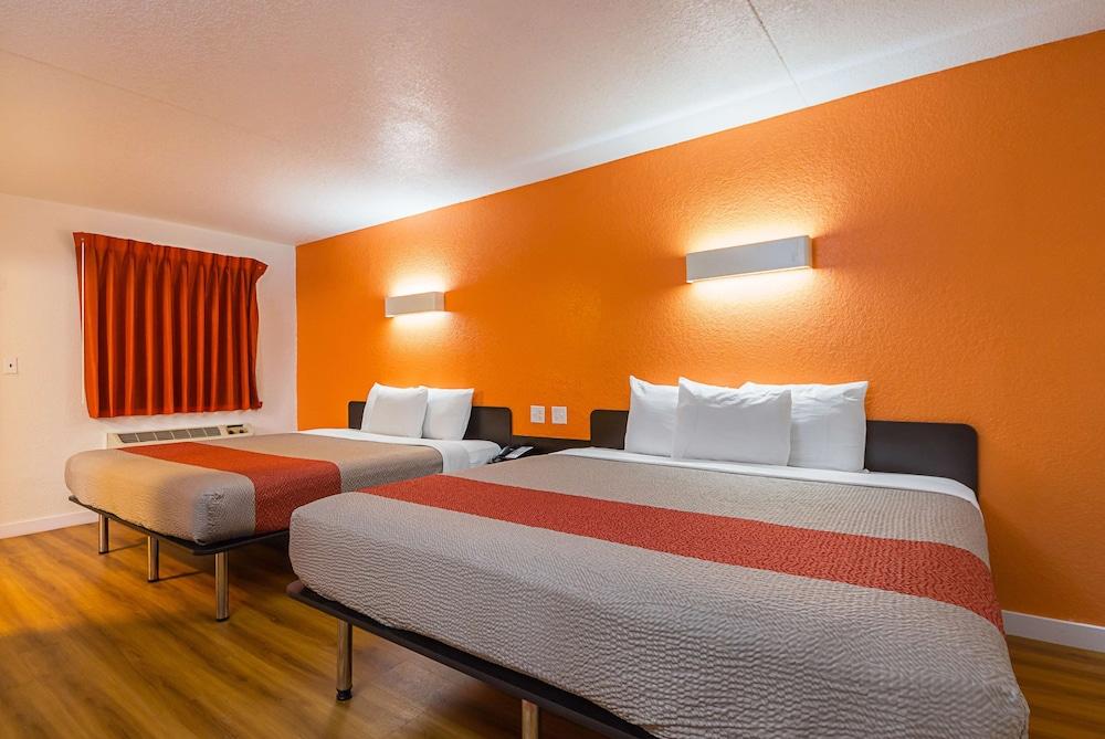 Motel 6 Garland, TX - Northeast Dallas photo 17