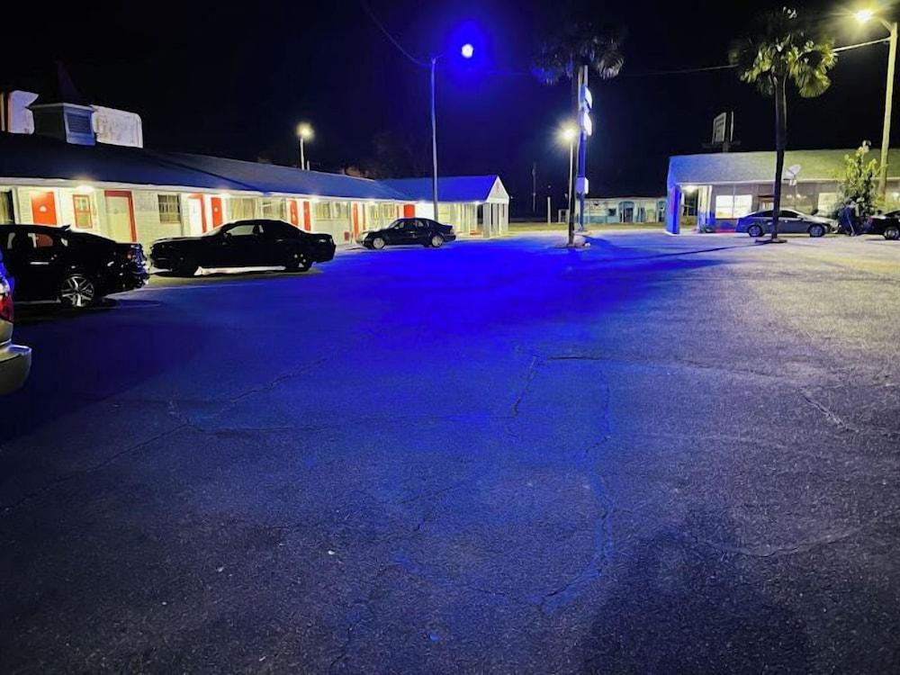 Regent Motel photo 1
