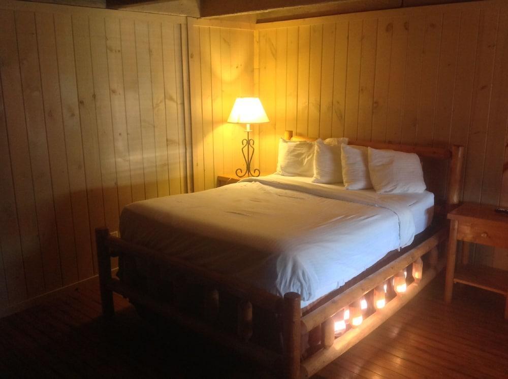 The Smokehouse Lodge and Cabins photo 18