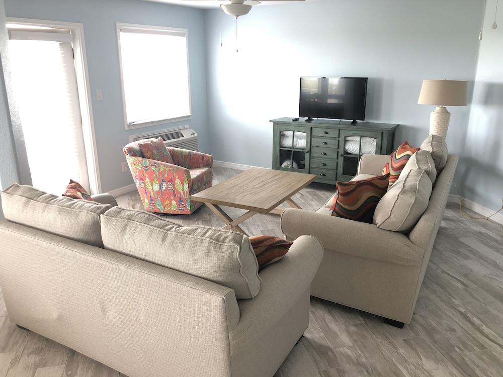 Beachgate CondoSuites and Oceanfront Resort photo 78