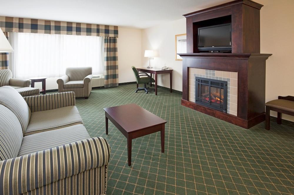 Holiday Inn & Conference Center Marshfield by IHG photo 19
