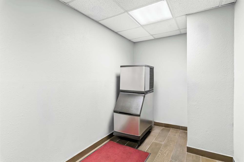 Americas Best Value Inn McMinnville photo 19