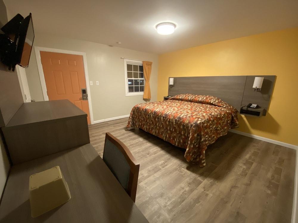 Sleepy Hollow Motel photo 11