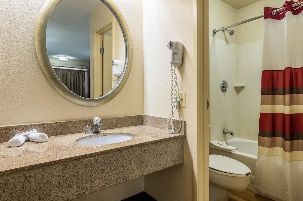 Red Oak Inn Detroit Metro Airport - Belleville photo 12