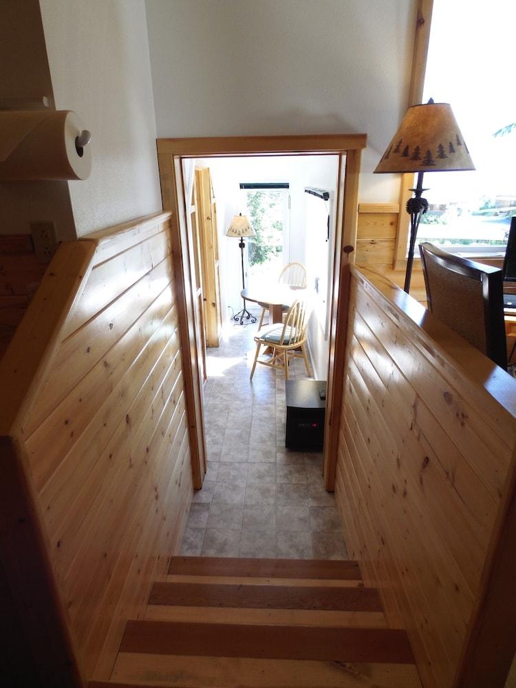 Angels Rest on Resurrection Bay LLC photo 63