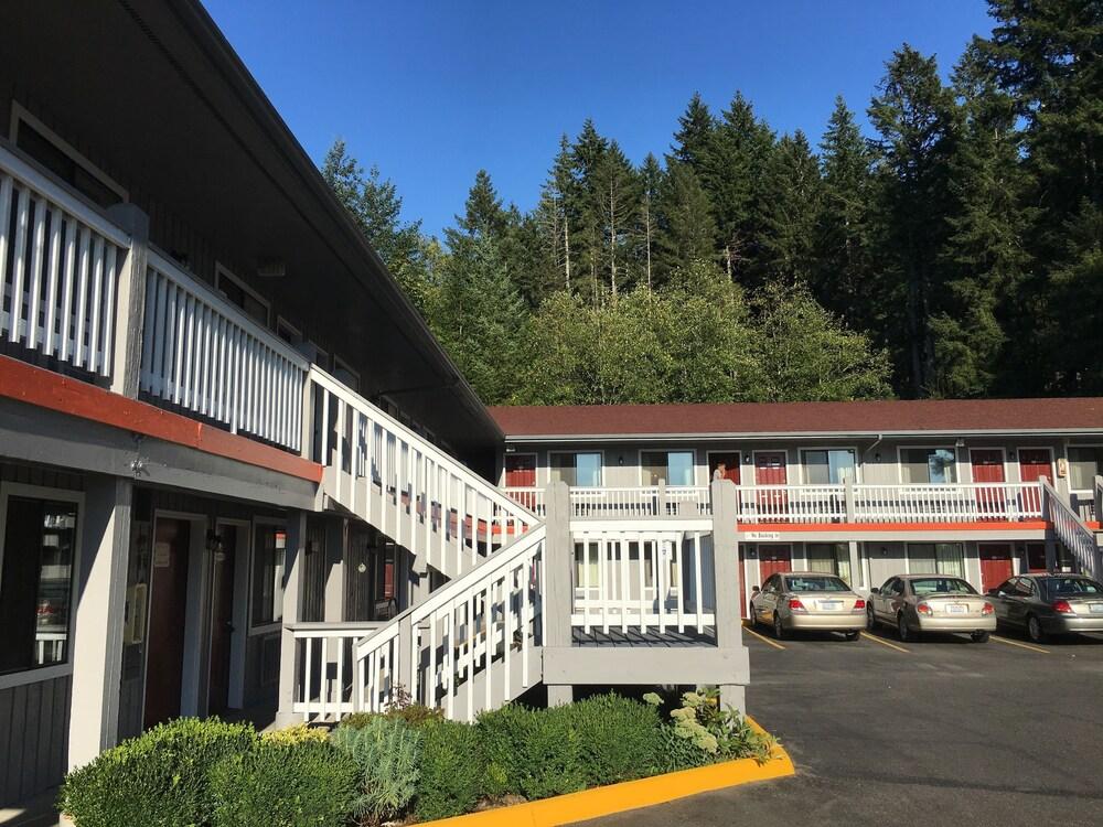 Belfair Motel photo 39
