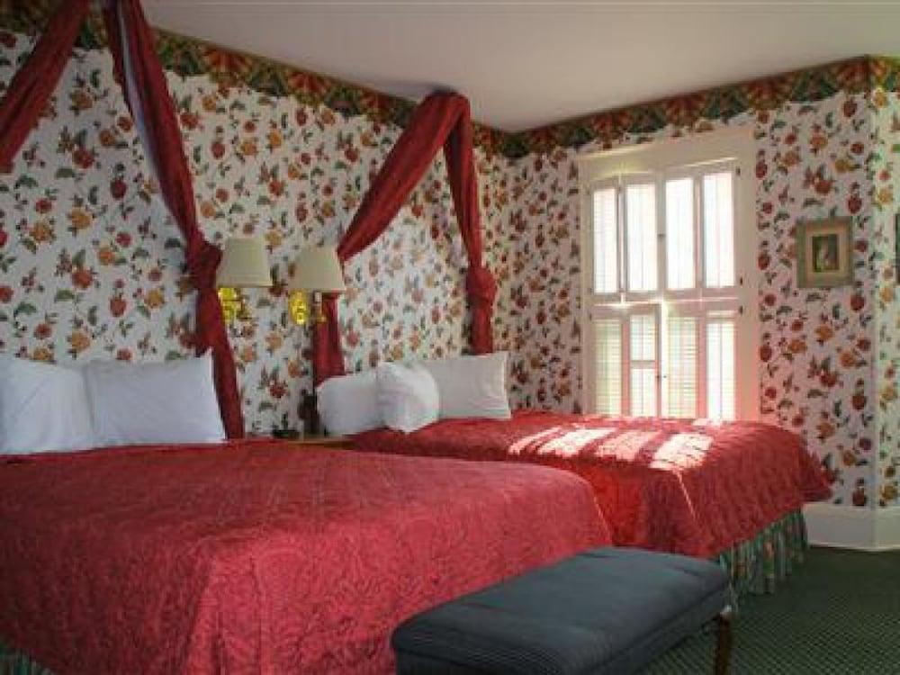 Inn on Mackinac photo 3