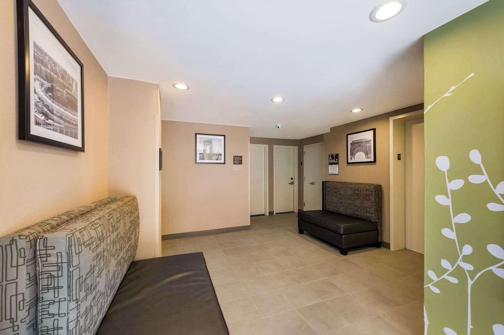 Sleep Inn Bronx - Soundview photo 4