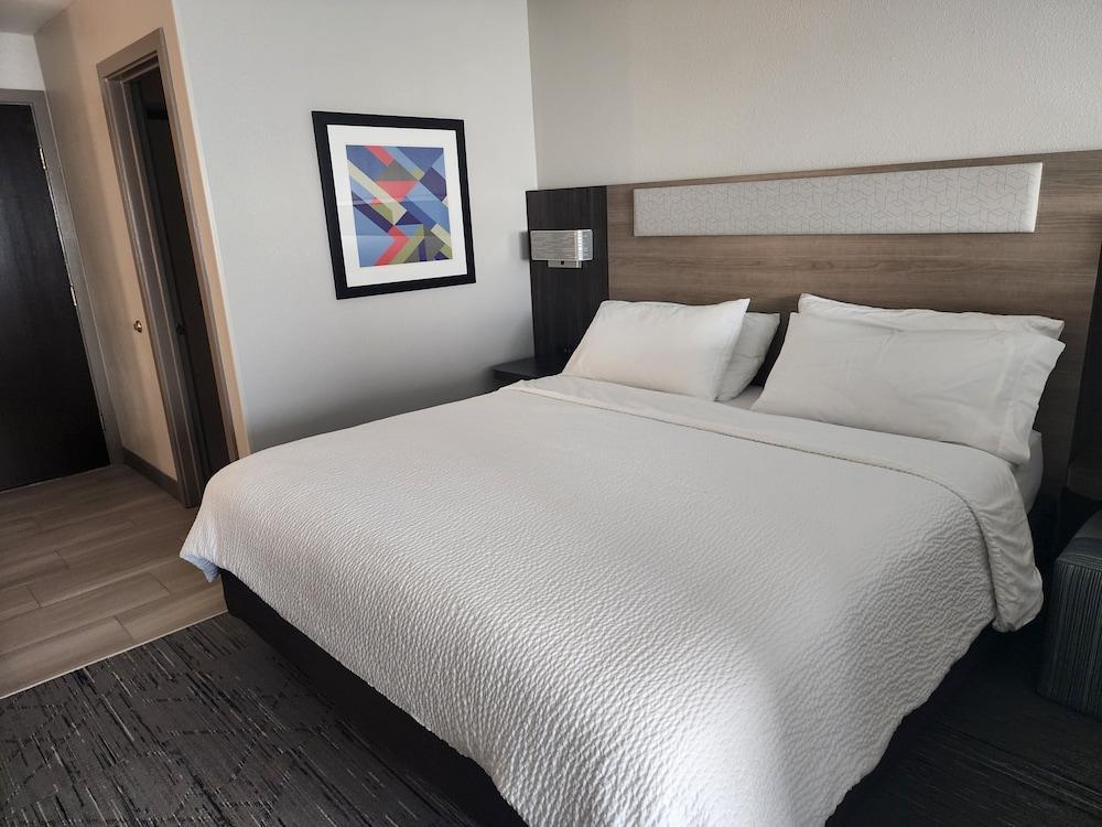 Holiday Inn Express Portland East - Troutdale by IHG photo 32