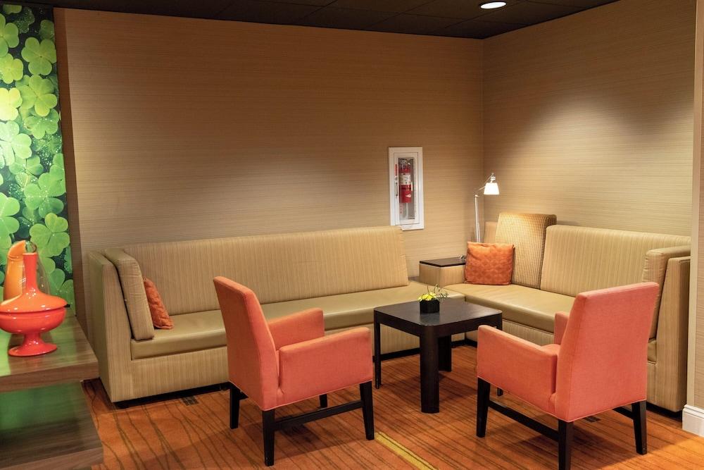 Courtyard by Marriott Erie photo 2