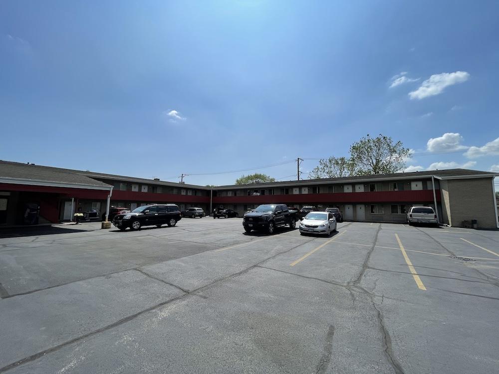 VIBE INN - WHIRLPOOL SUITES photo 33