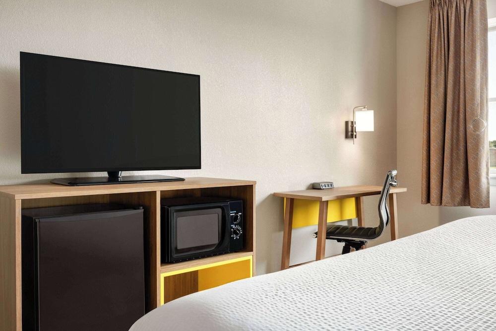 Days Inn by Wyndham Hershey photo 10