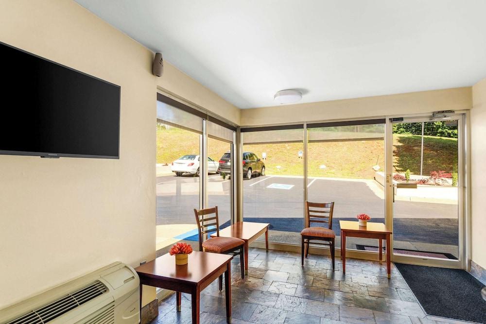 Brentwood Inn & Suites photo 20