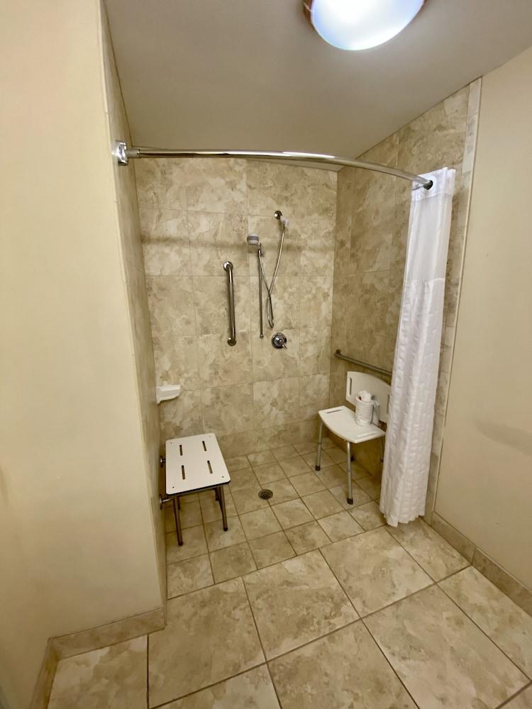 Comfort Inn & Suites Tifton photo 25