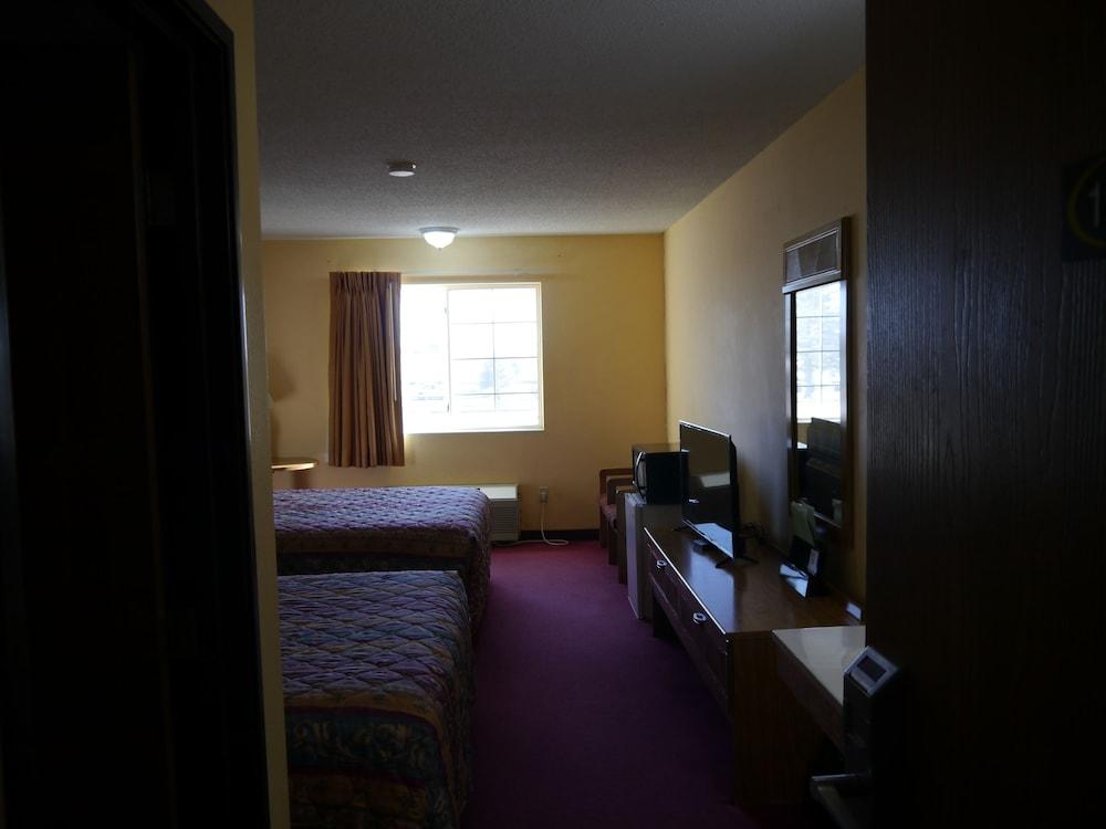 Westwood Inn & Suites Kimball I 90 photo 11