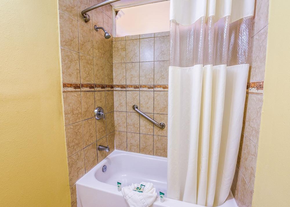 Vagabond Inn Long Beach photo 19