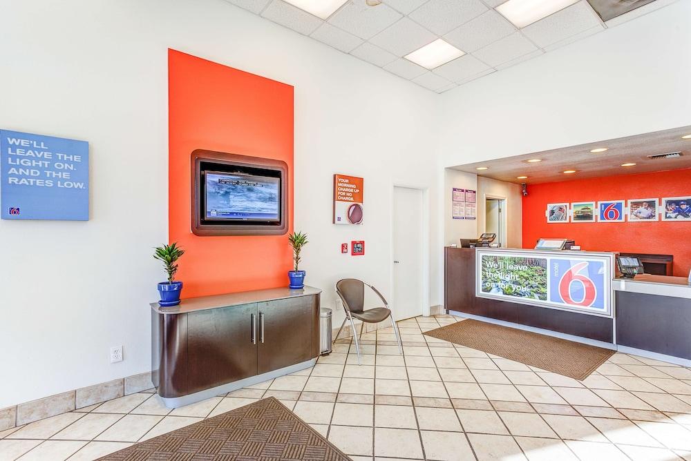 Motel 6 Portland, OR - Tigard West photo 5