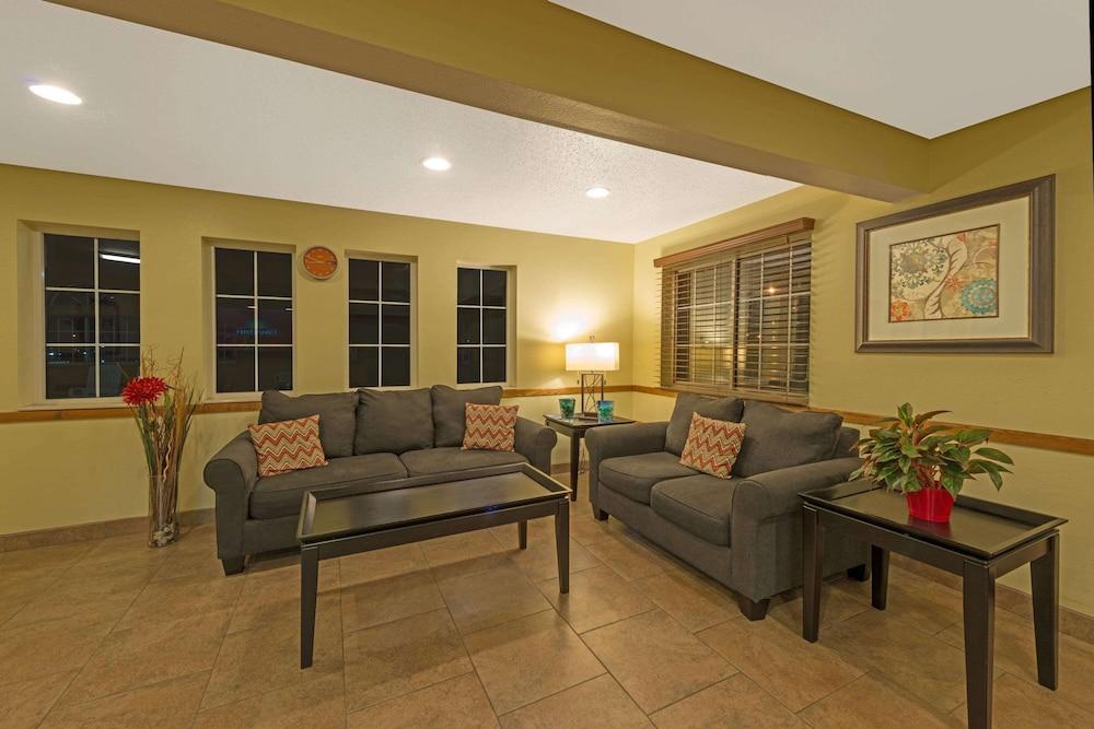 Days Inn by Wyndham Cameron photo 15