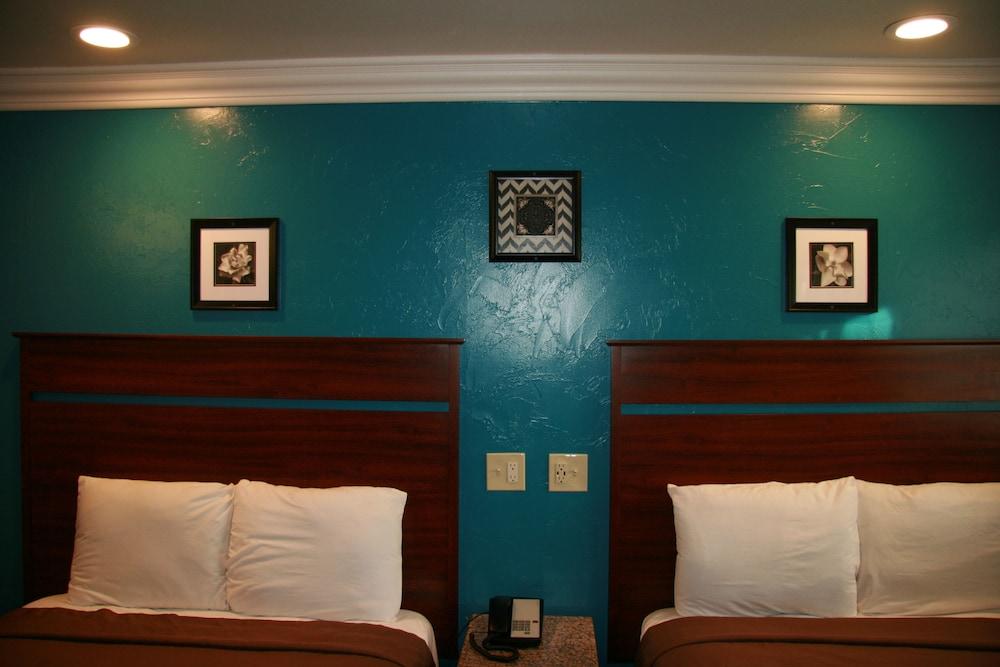 Civic Center Lodge photo 19