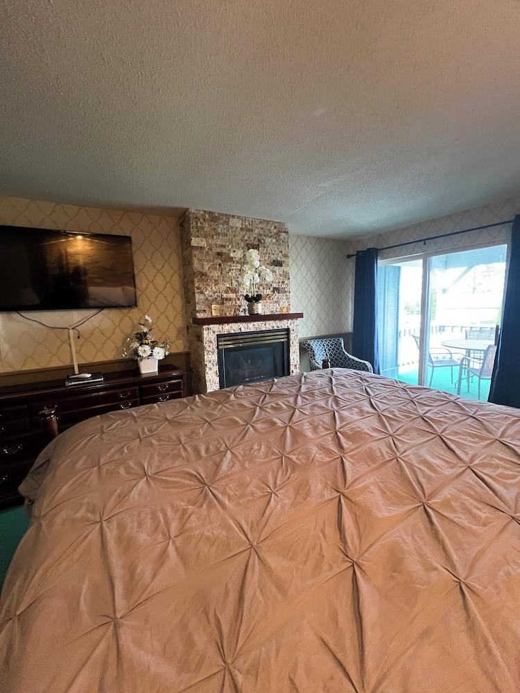 Webb's Year Round Resort photo 6