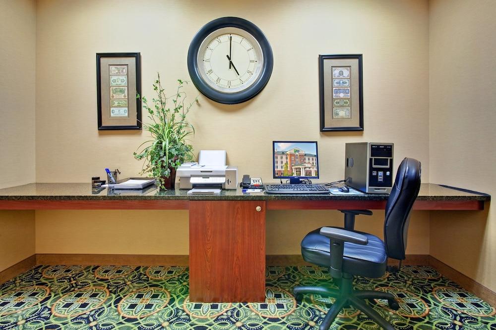 Holiday Inn Express & Suites Millington by IHG photo 22