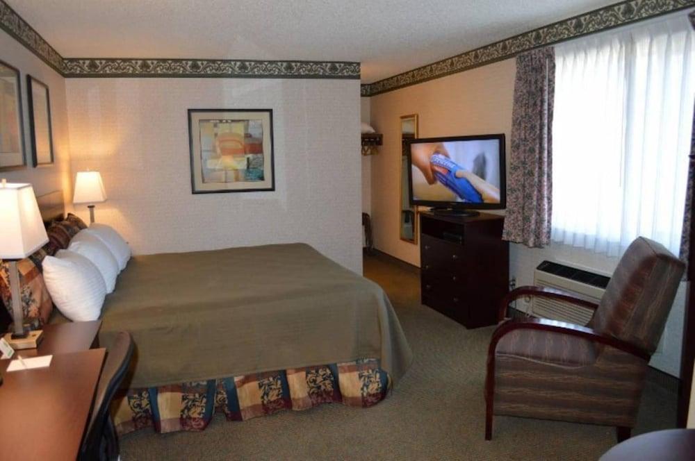 Holiday Motel photo 16