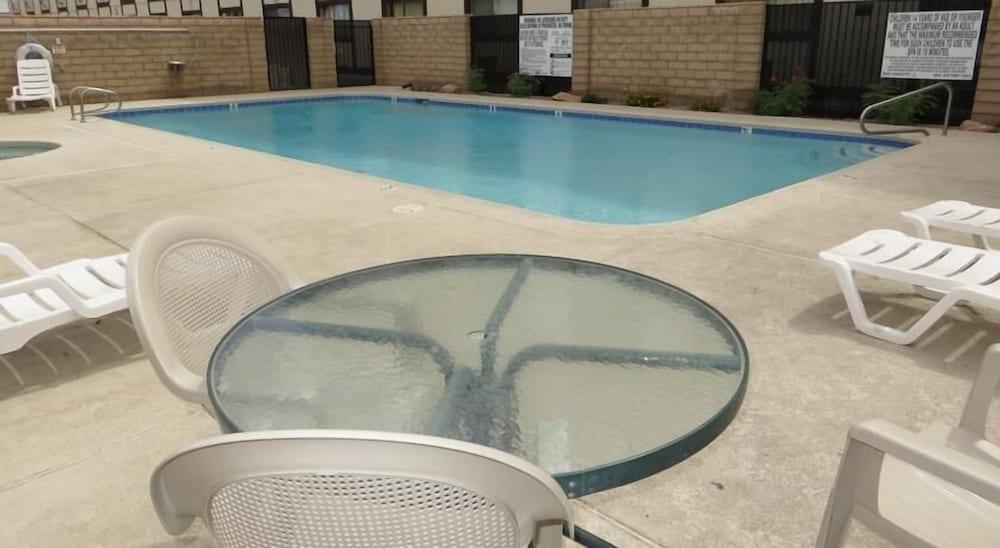 Longhorn Casino & Hotel photo 10