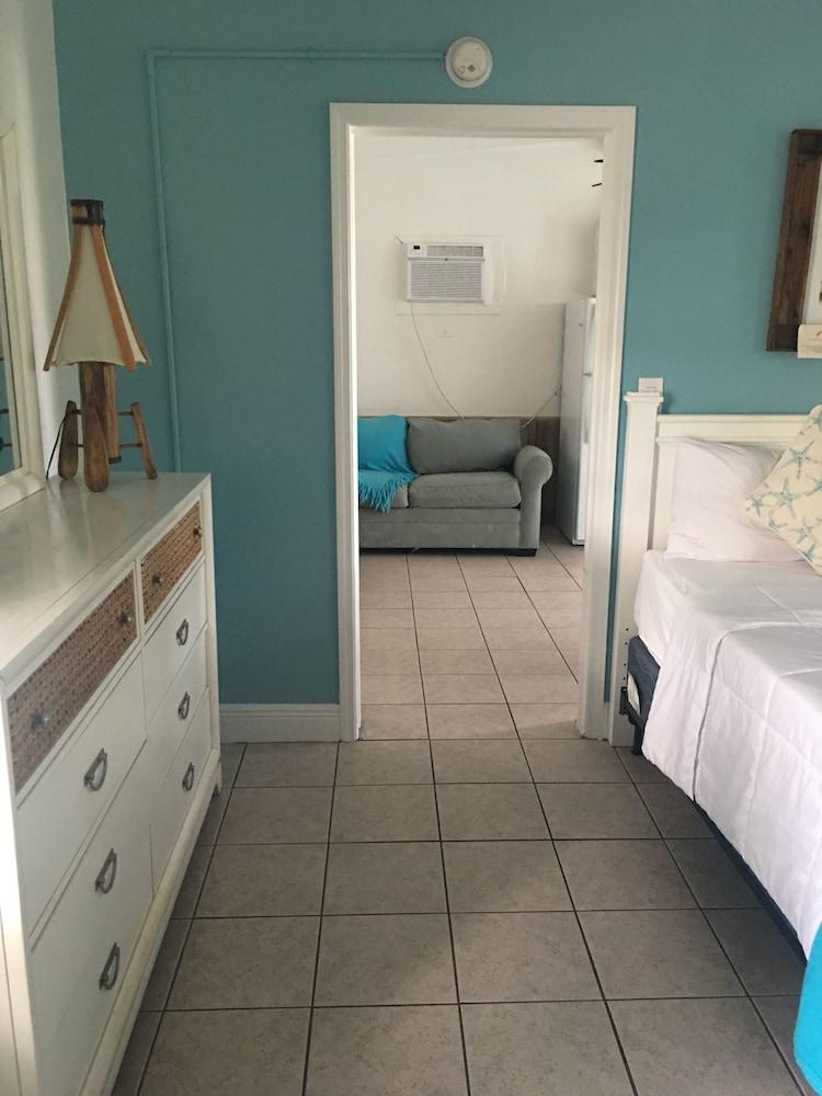 Edgewater Lodge photo 34