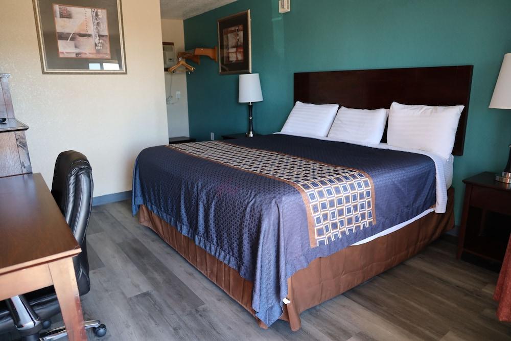 Budget Inn photo 2