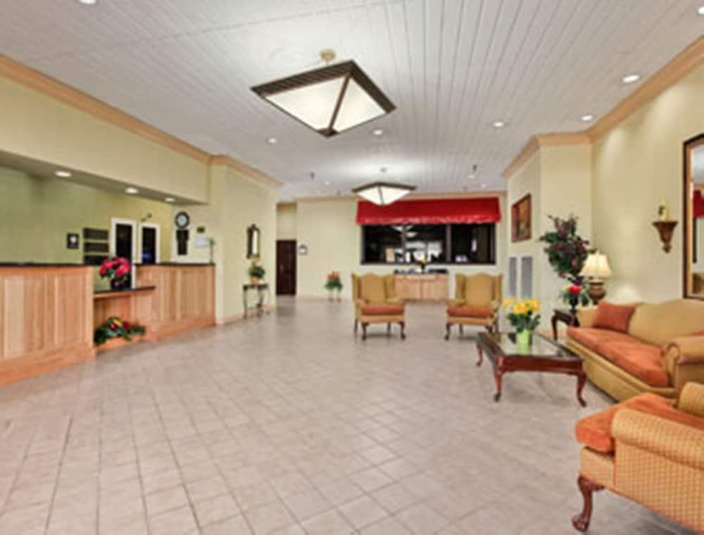 Ramada by Wyndham Wytheville photo 6