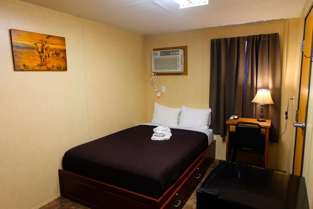 Target Hospitality-Orla North Lodge photo 7