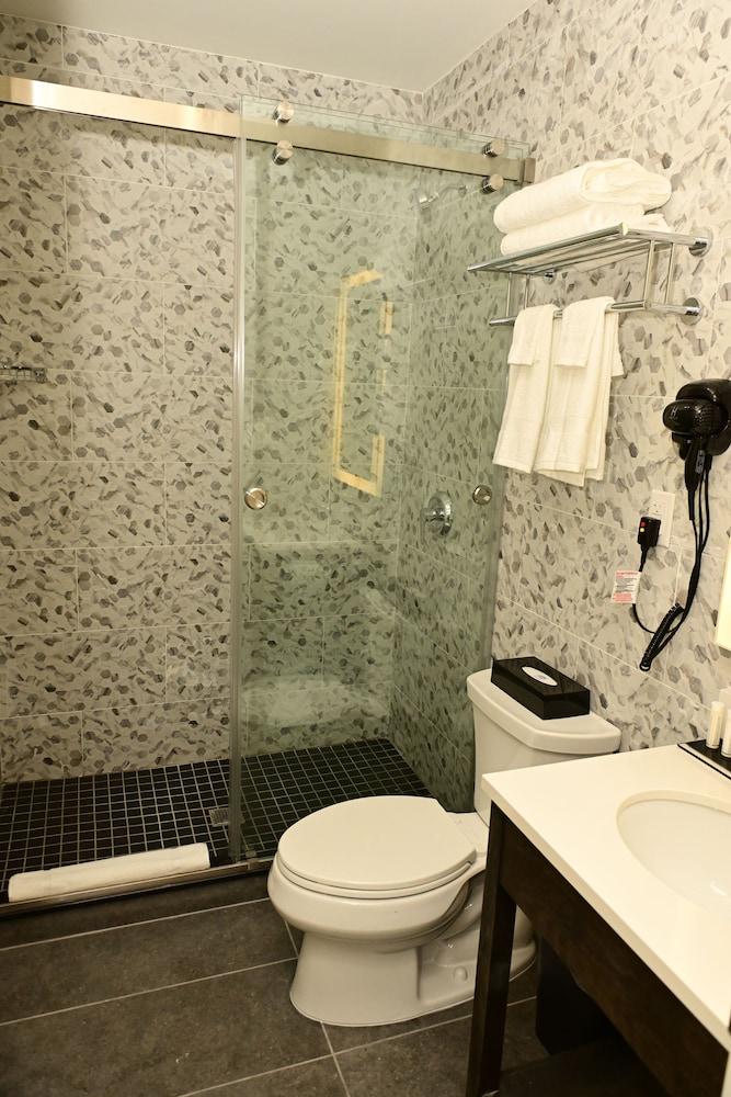 Super 8 by Wyndham Bronx Near Botanical Garden photo 14