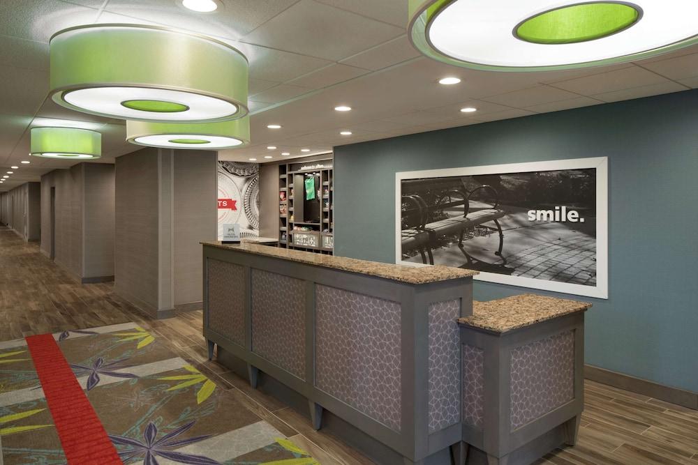 Hampton Inn & Suites St. Louis/Alton photo 3