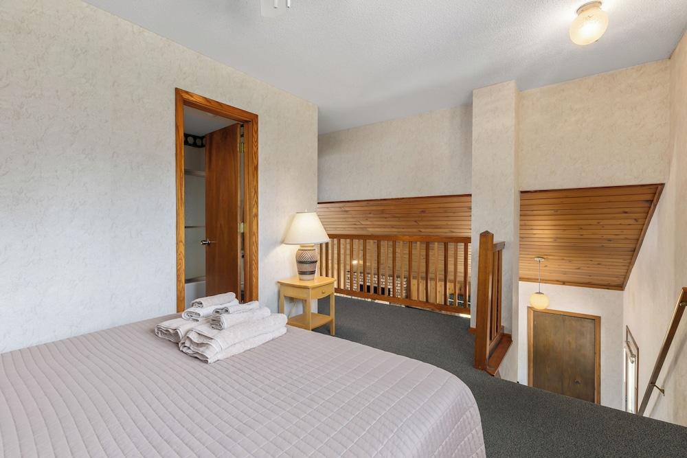 The Lodges at Breezy Point photo 26