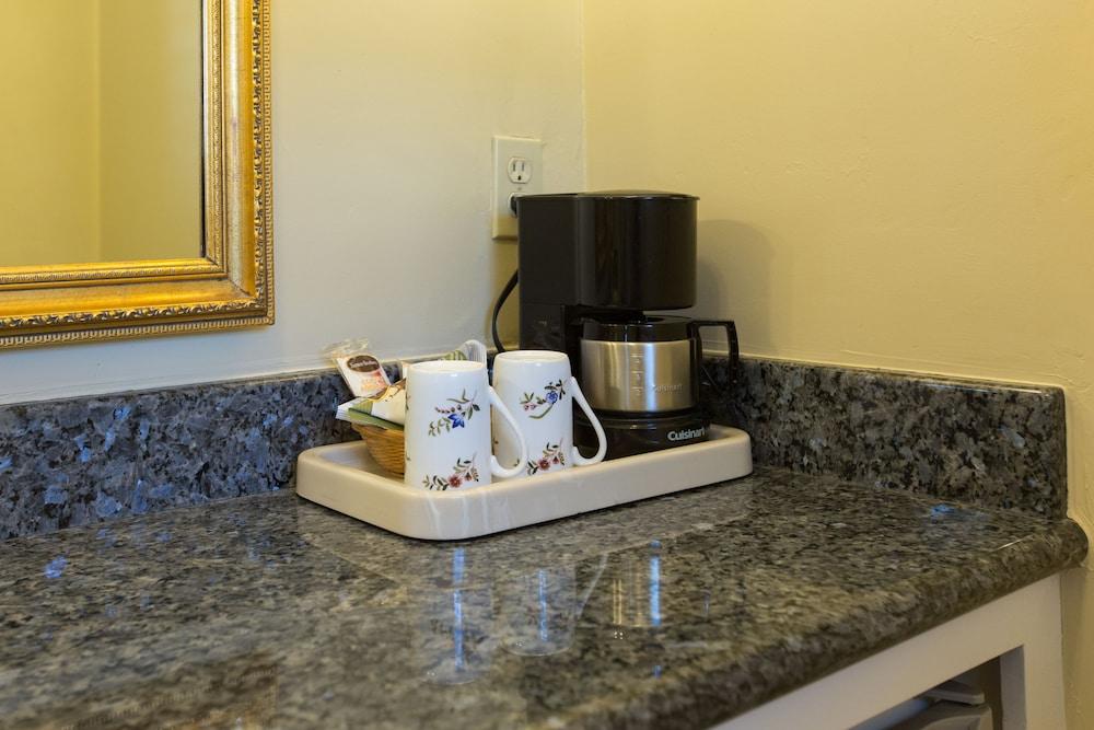 Normandy Inn photo 8