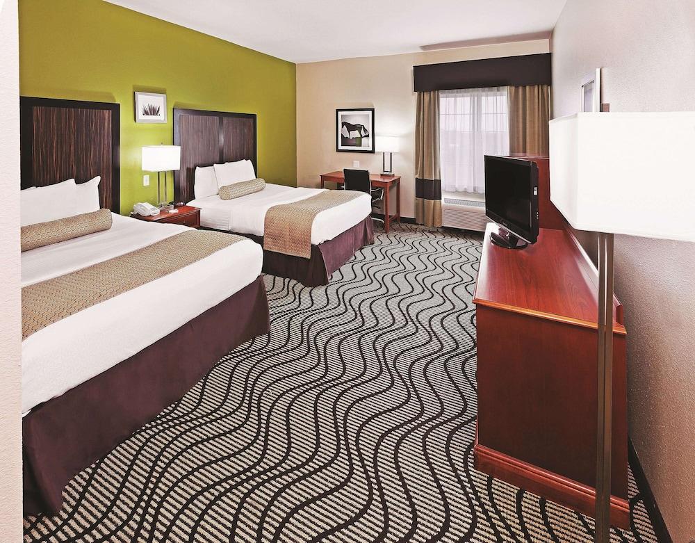 La Quinta Inn & Suites by Wyndham Corpus Christi Northwest photo 8