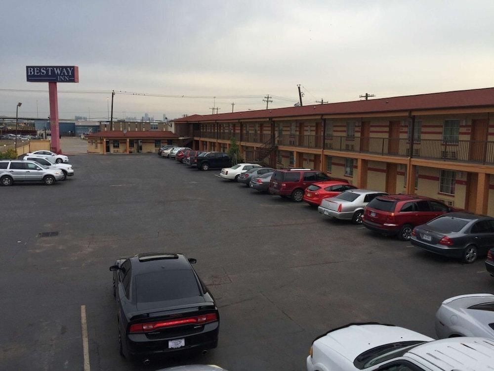 BESTWAY INN photo 1