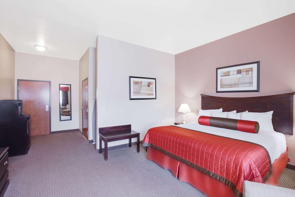 Baymont by Wyndham Wheeler photo 10