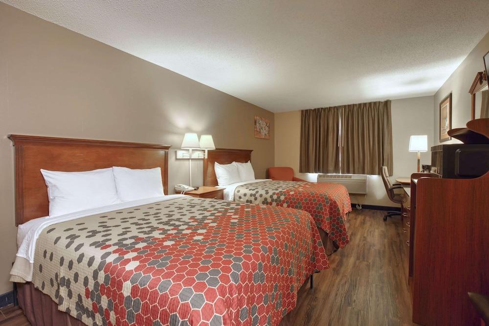 AmericInn by Wyndham Lake Mills photo 34