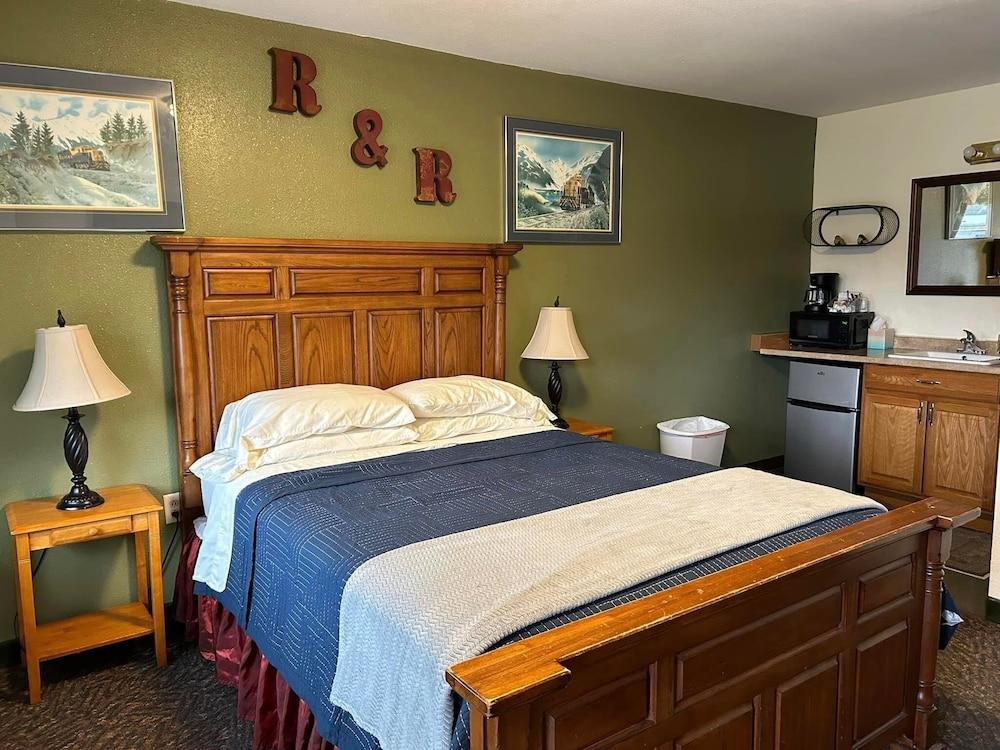 Bird Creek Motel photo 16