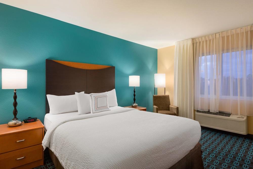 Comfort Inn & Suites Houston North - Spring photo 16