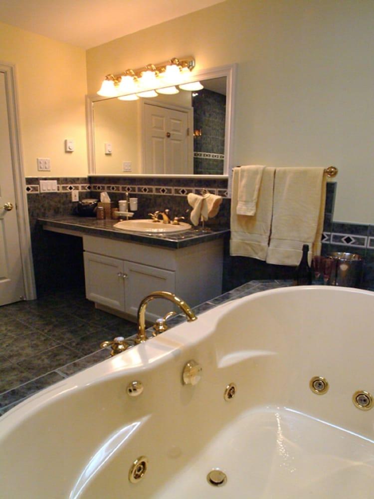 Boathouse Waterfront Lodging photo 34