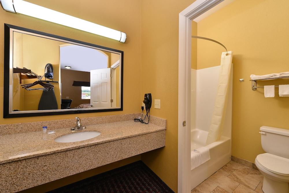 Americas Best Value Inn Tupelo photo 25