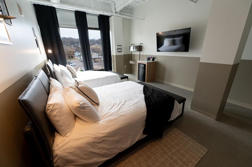 Arch and Cable Hotel photo 24