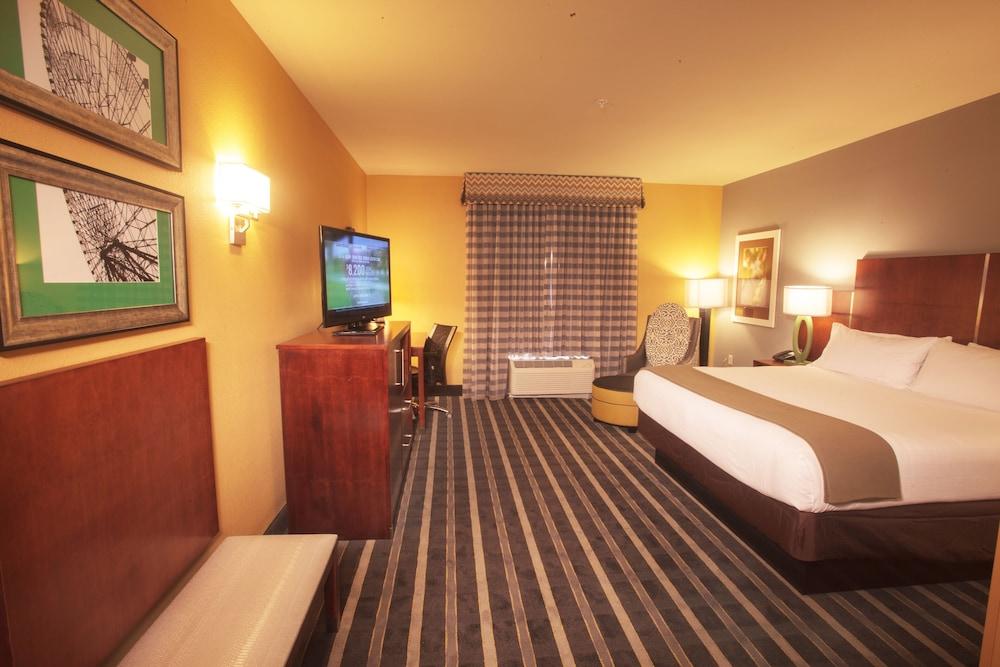 Holiday Inn Express & Suites Perry-National Fairground Area #34 by IHG photo 15