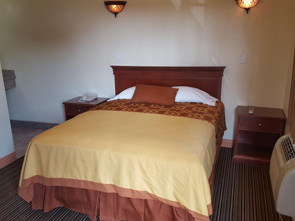 Travel Inn Motel photo 10