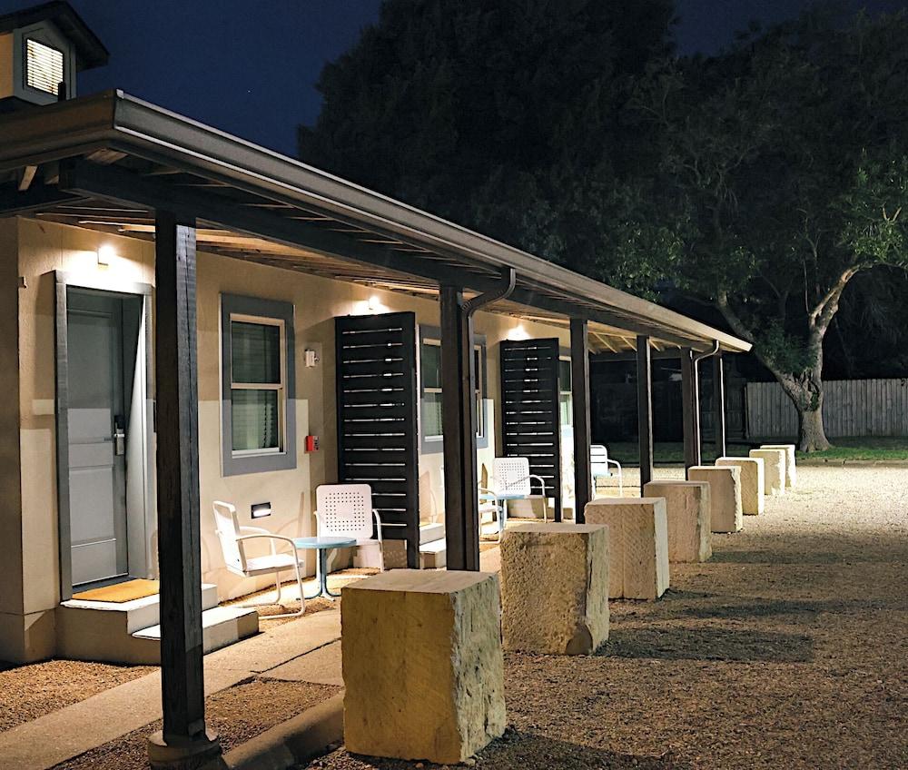 The Dixie Motel Brenham photo 39