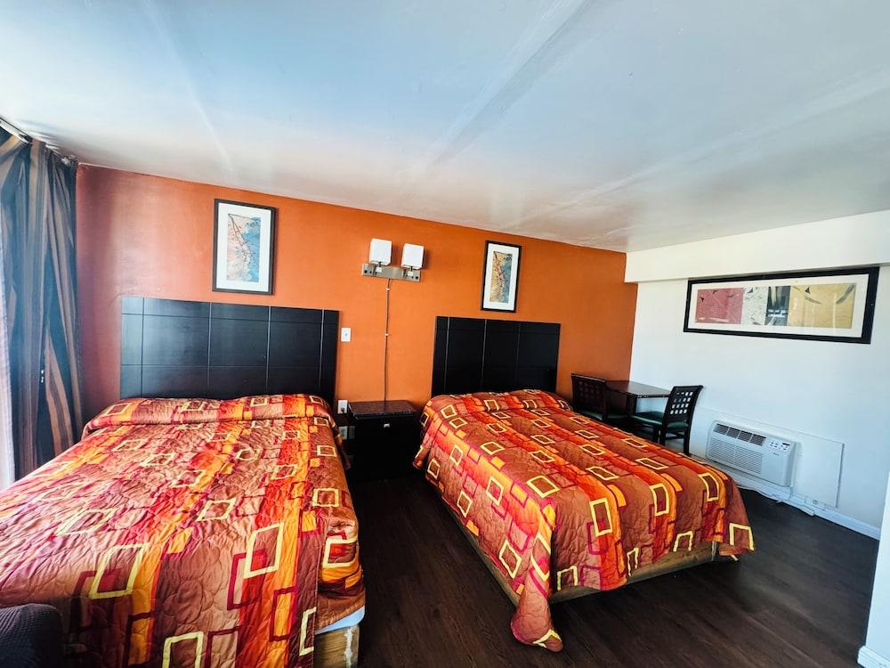 Skyview Manor Motel photo 18