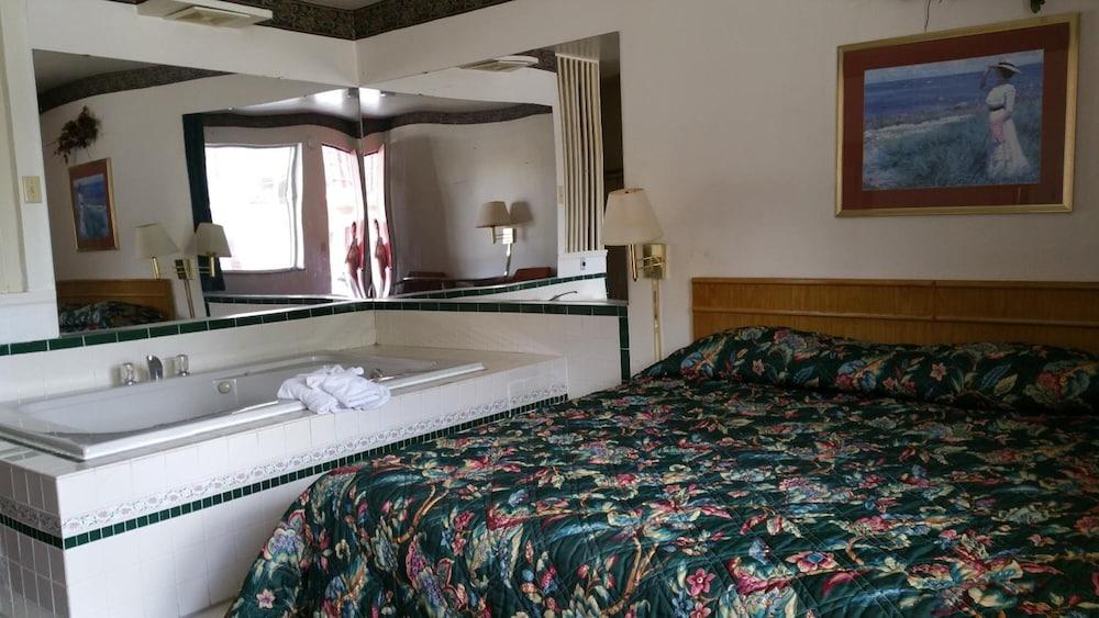Norton Shores Inn photo 13