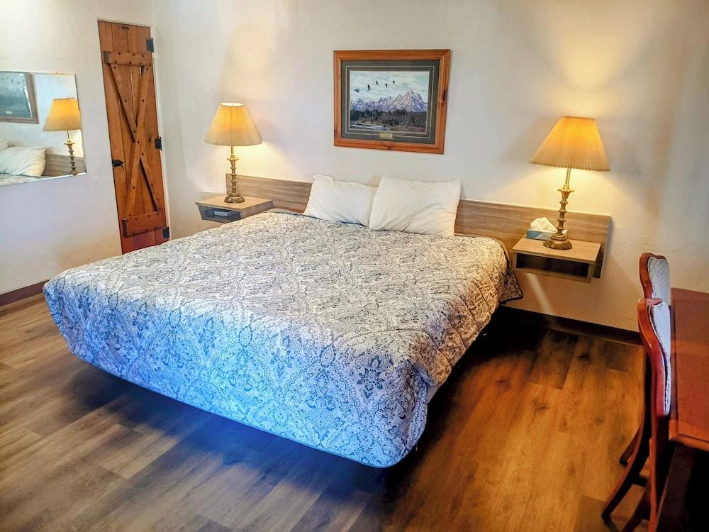 Sands Motel photo 11